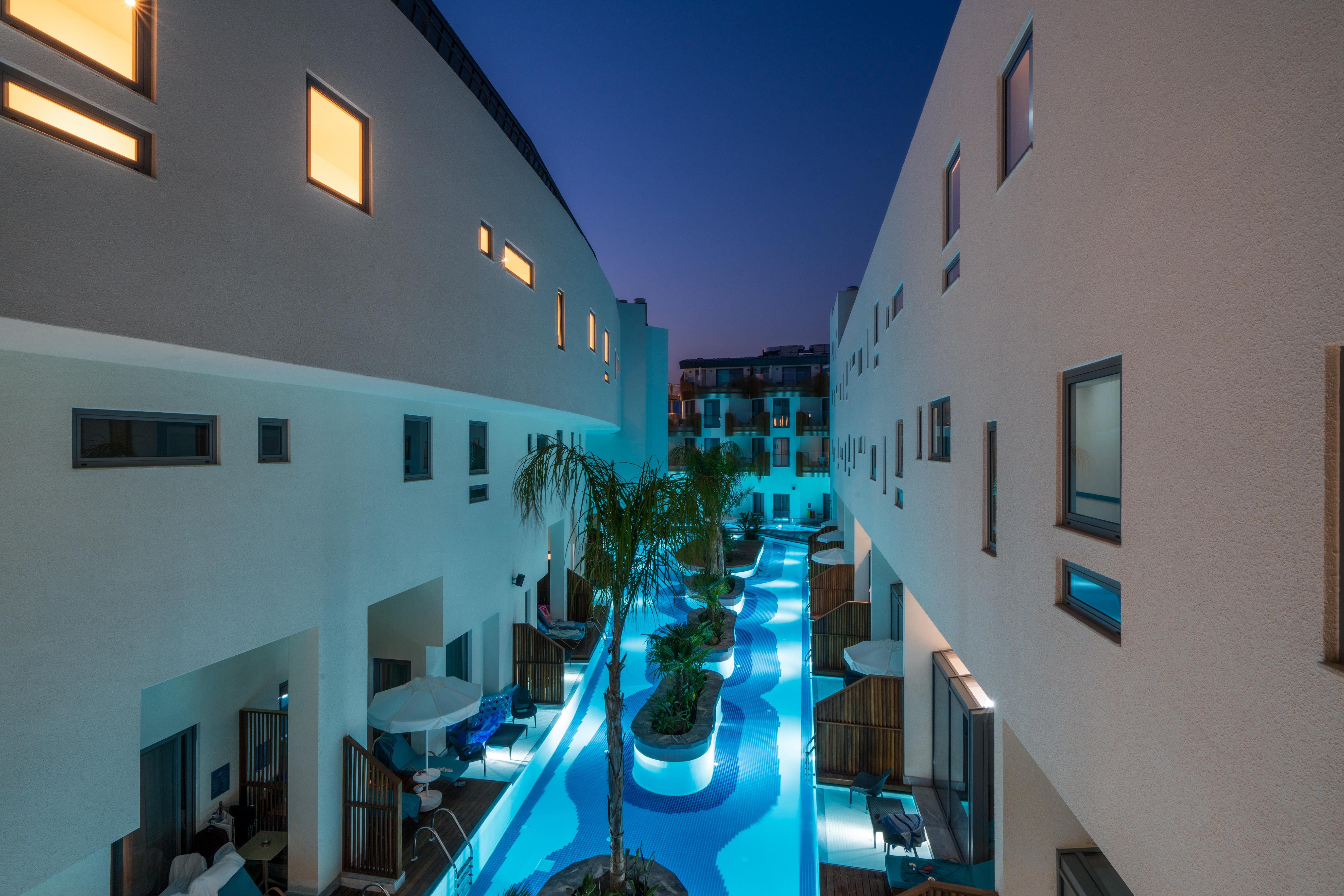 Liberty Fabay Hotel Fethiye Exterior foto The hotel's courtyard