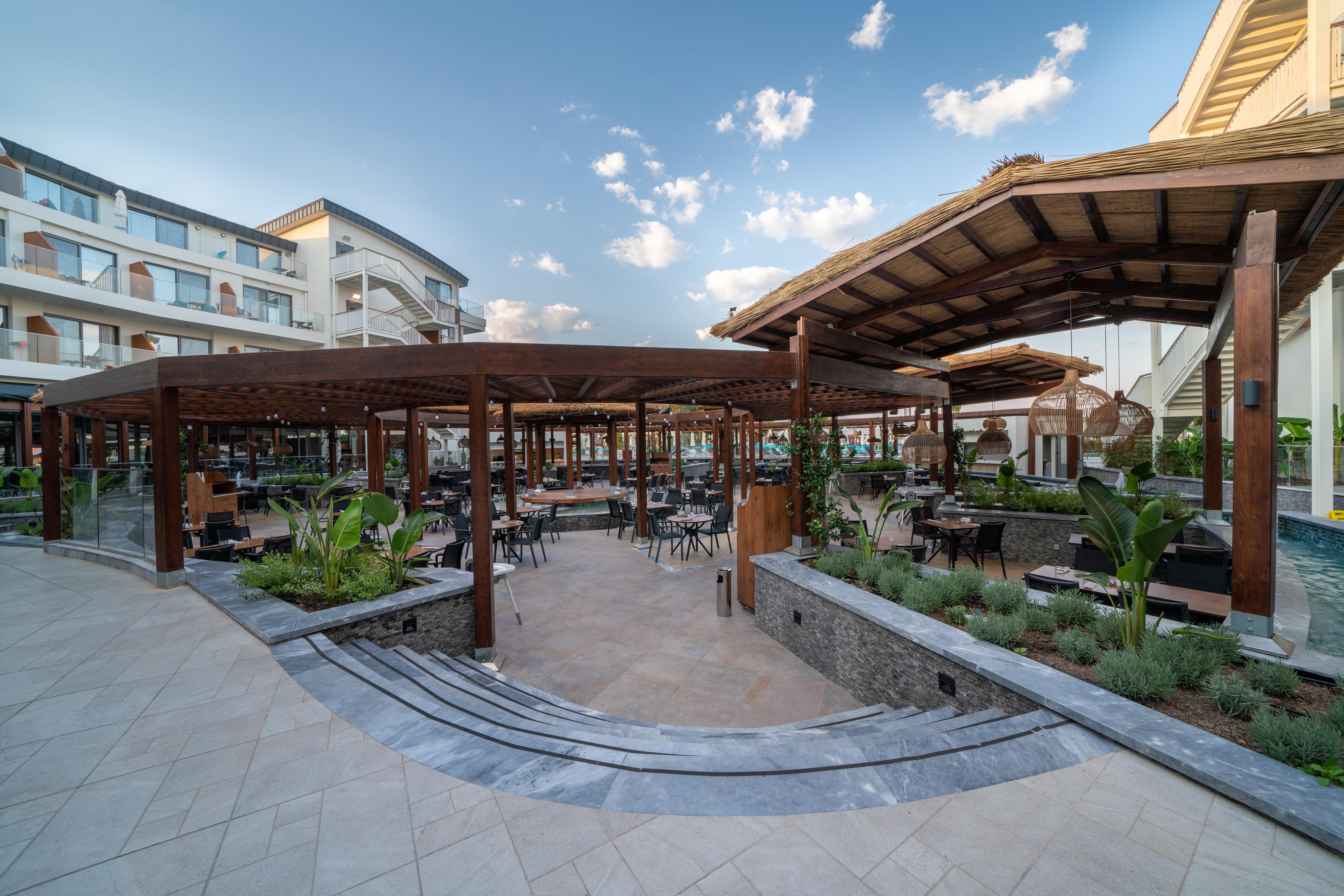Liberty Fabay Hotel Fethiye Exterior foto The Village Outlet