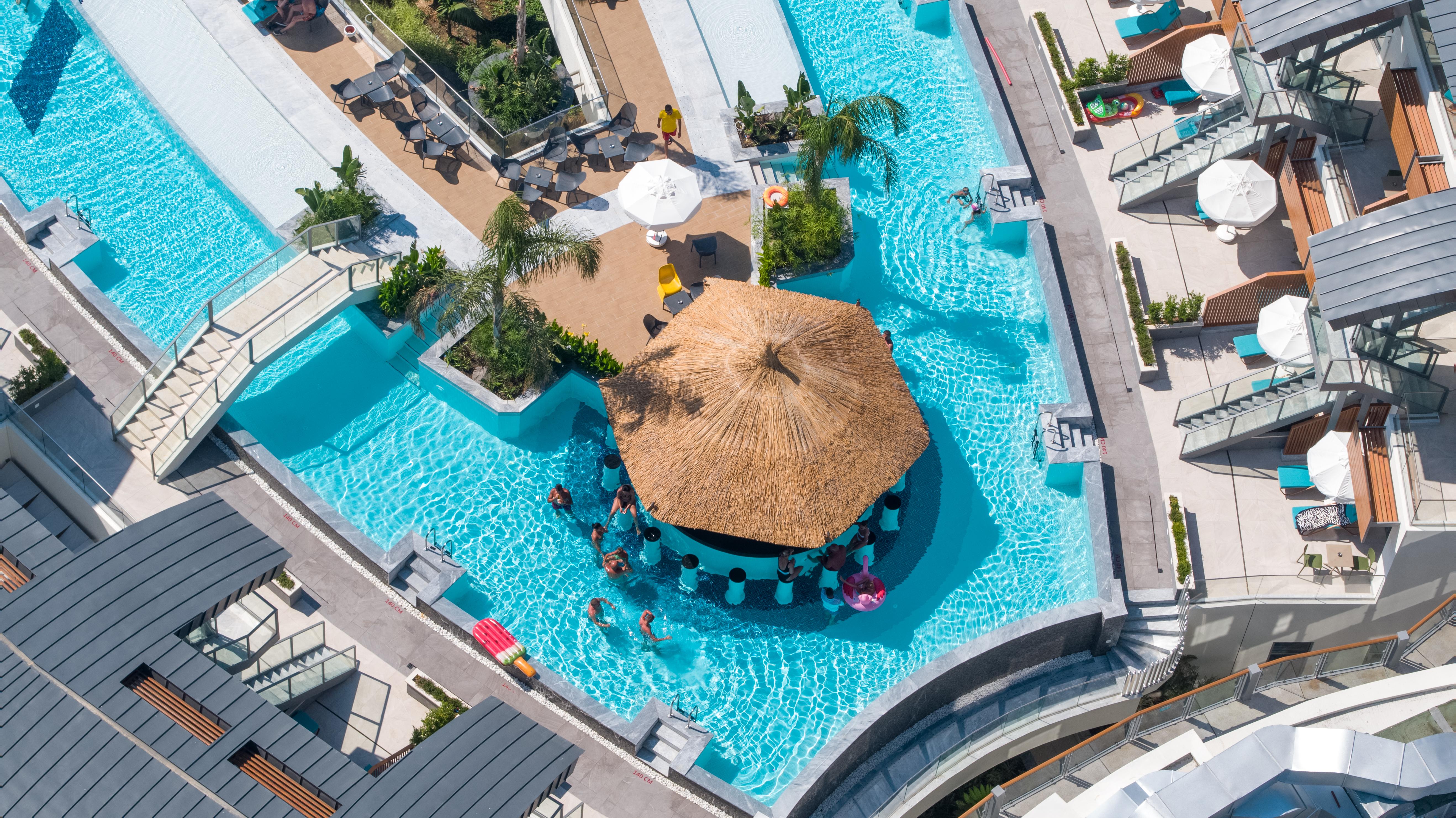 Liberty Fabay Hotel Fethiye Exterior foto Aerial view of the pool at the hotel