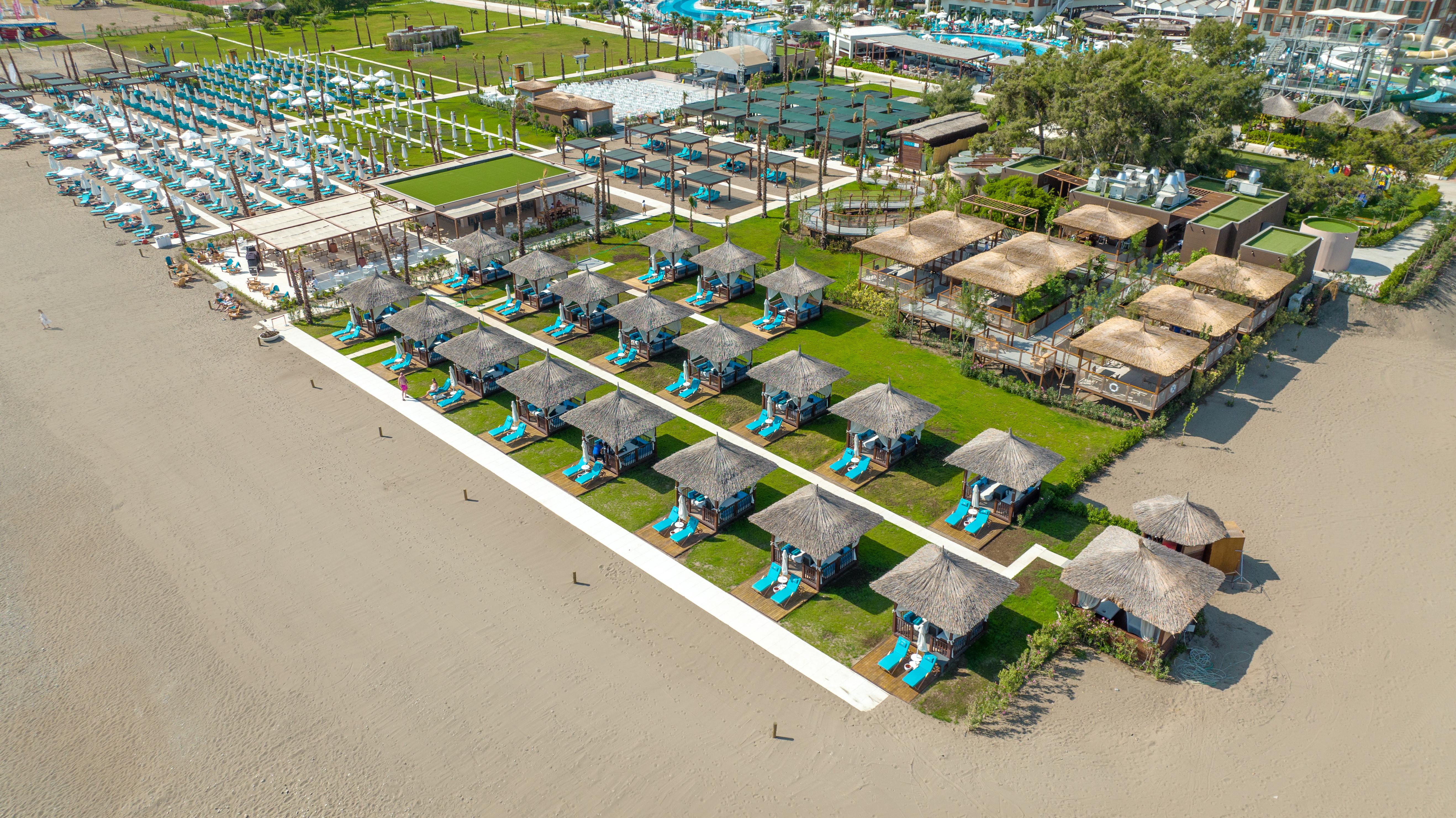Liberty Fabay Hotel Fethiye Exterior foto Aerial view of the beach at the resort