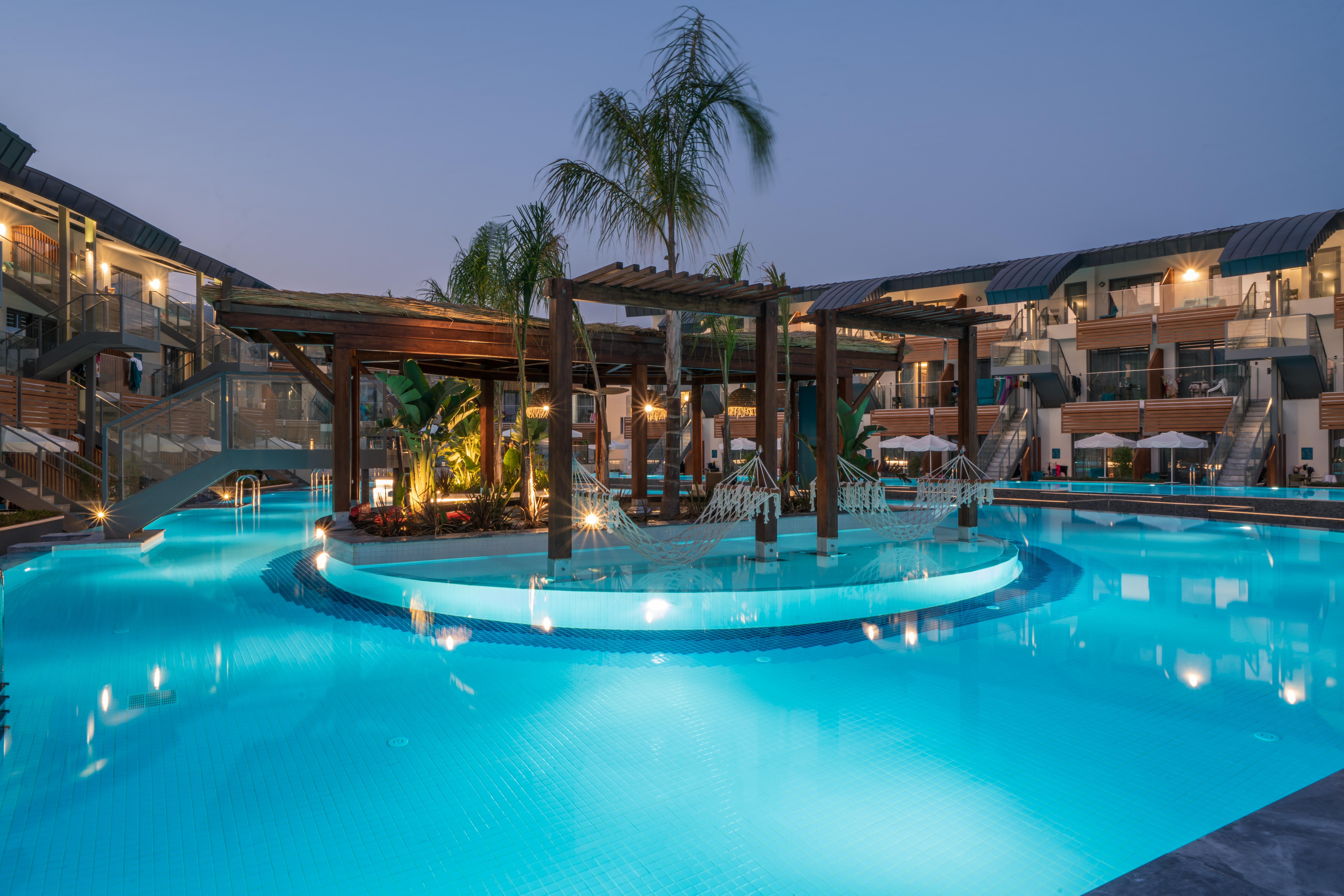 Liberty Fabay Hotel Fethiye Exterior foto The swimming pool at the resort