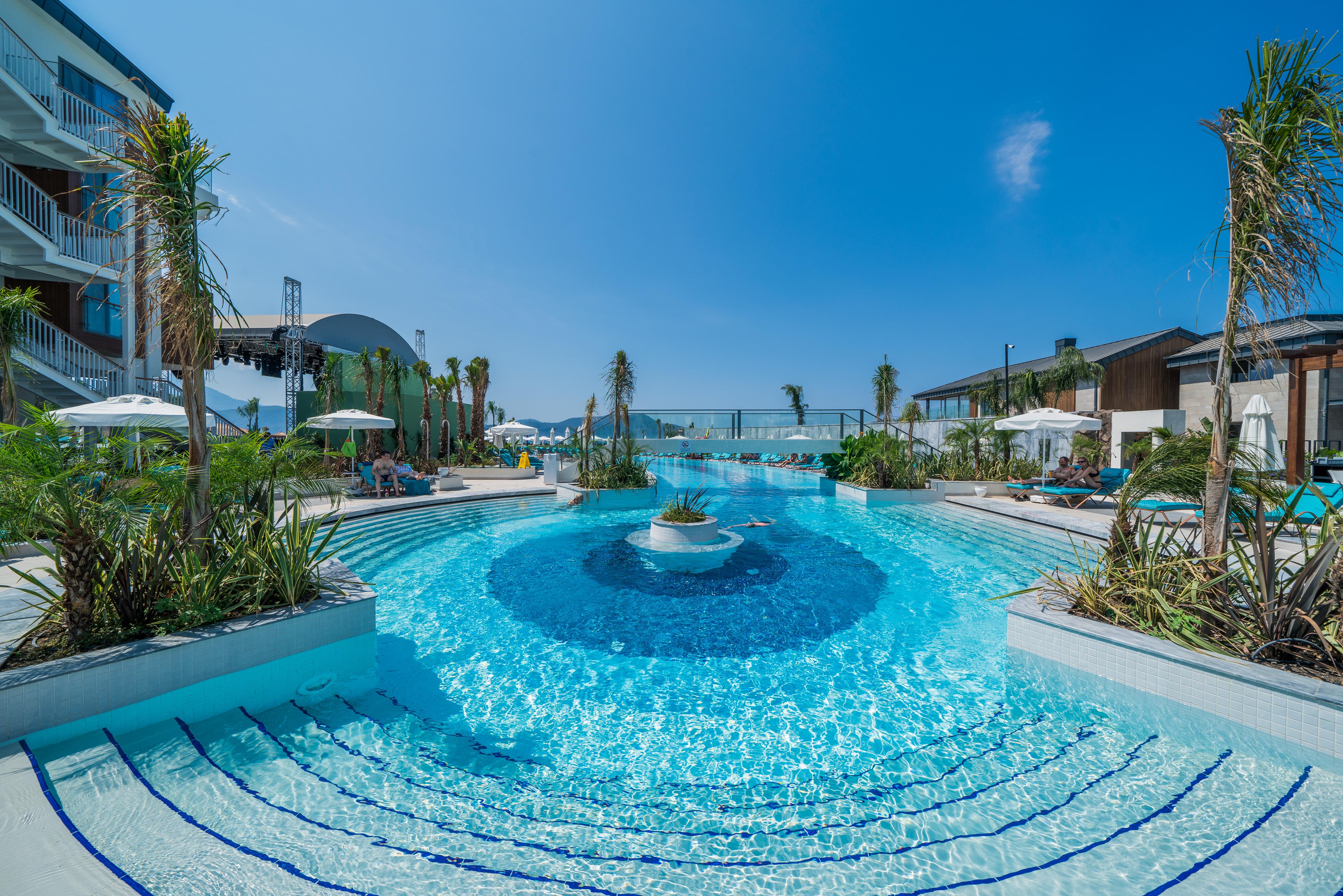 Liberty Fabay Hotel Fethiye Exterior foto The pool at the hotel