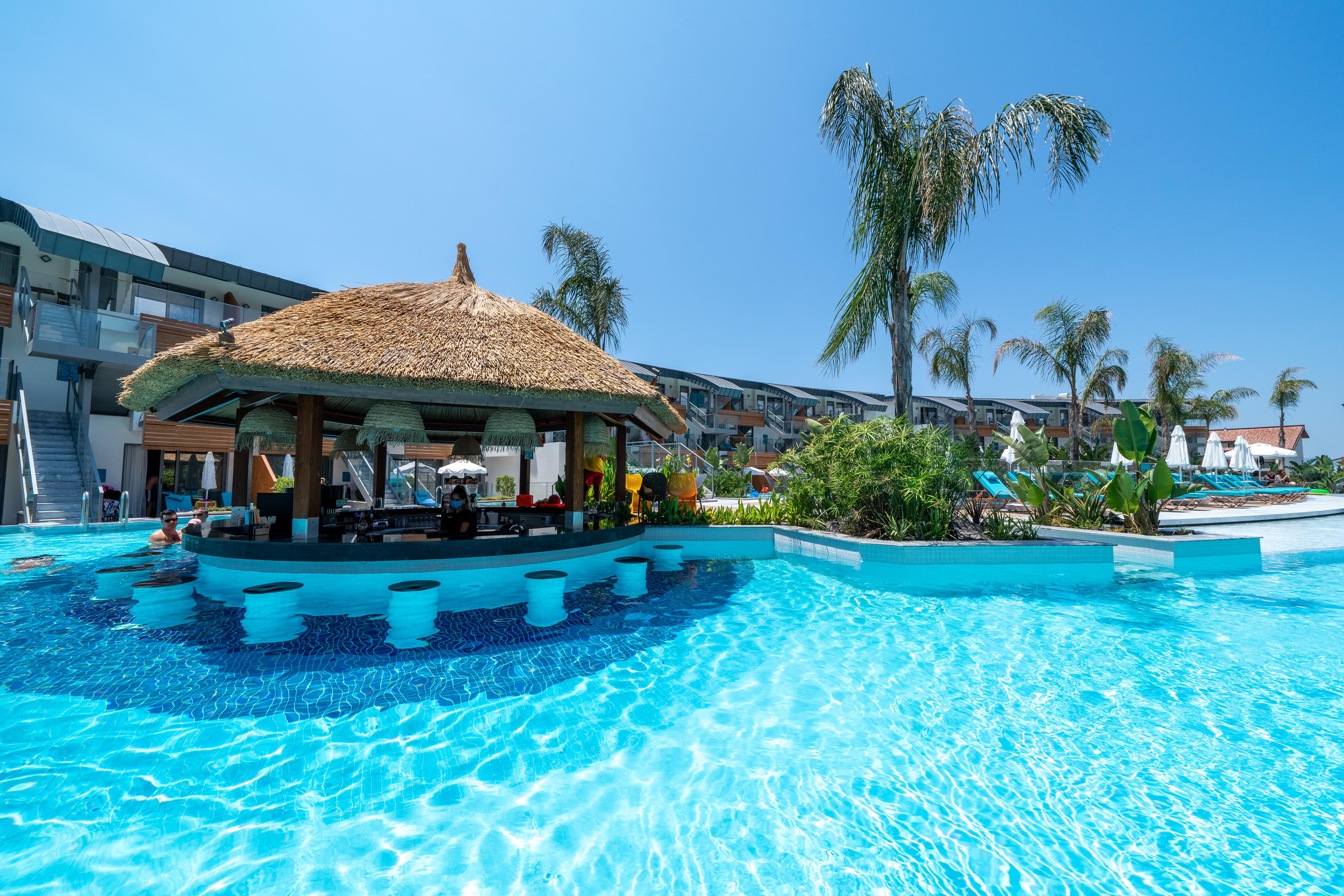 Liberty Fabay Hotel Fethiye Exterior foto The swimming pool at the hotel