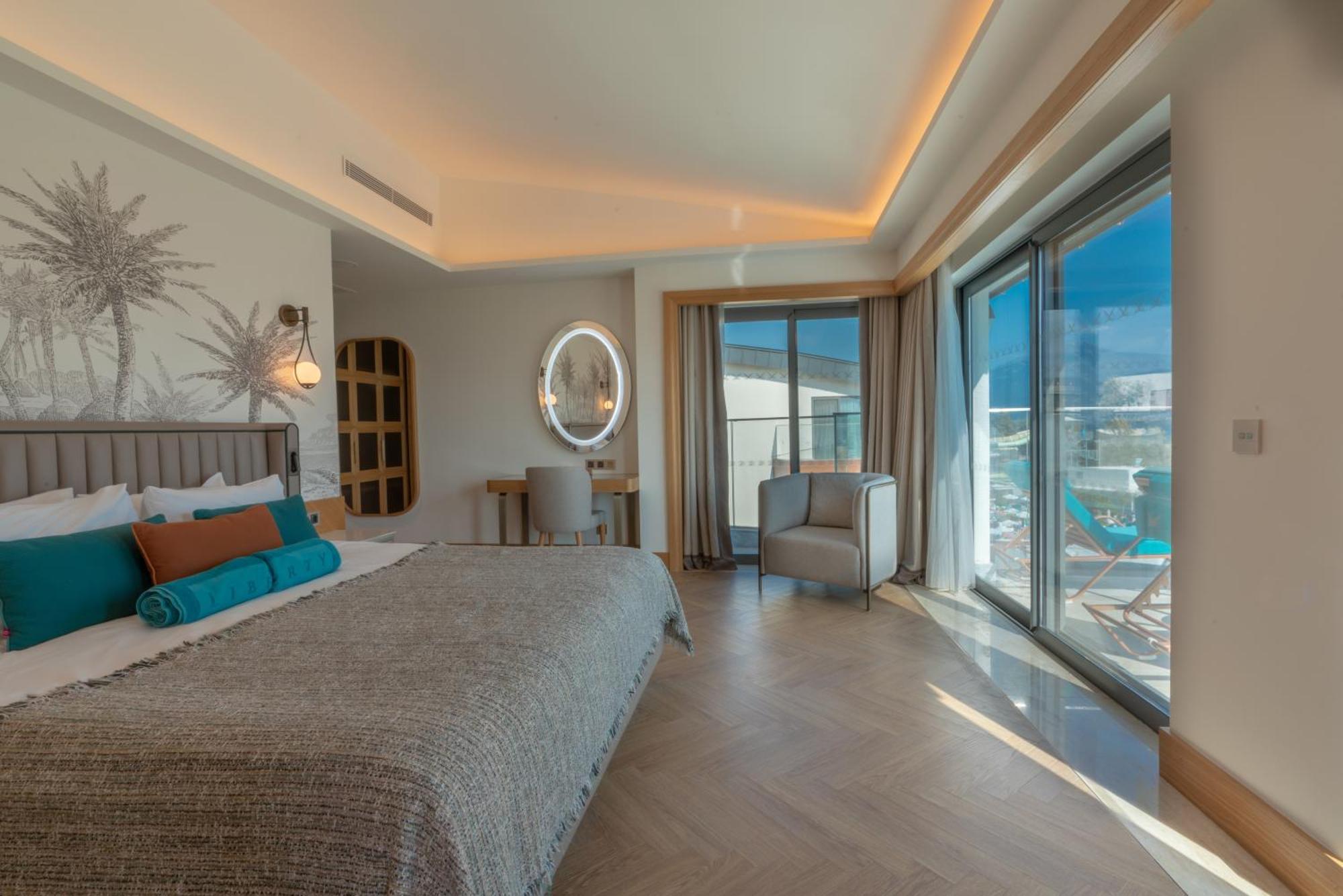Liberty Fabay Hotel Fethiye Cameră foto A bedroom at the hotel